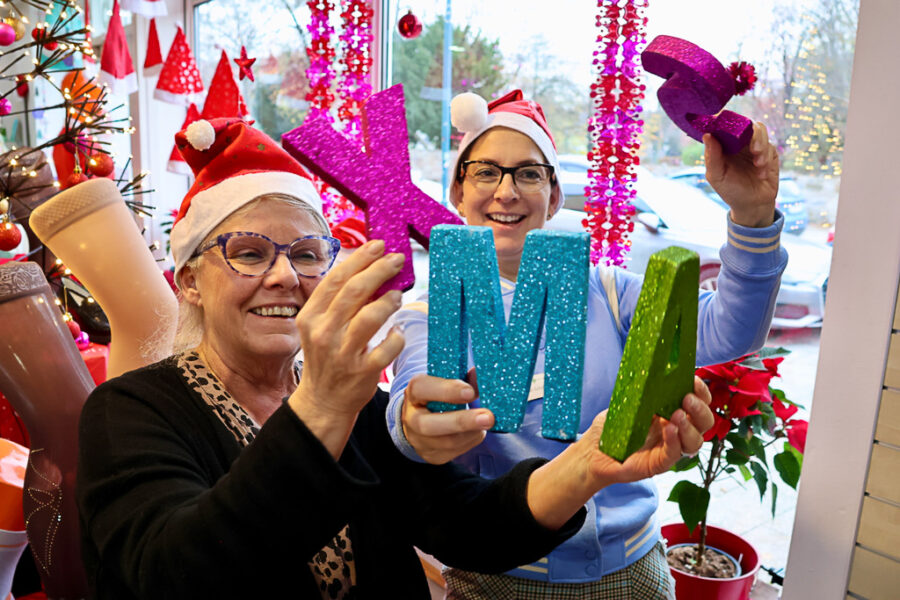 Wir wünschen frohe MASX.... nein XSAM... ehm ne, SAMX? AH! XMAS! Das wars :) warum nicht gleich auf Deutsch: Frohe Weihnachten!