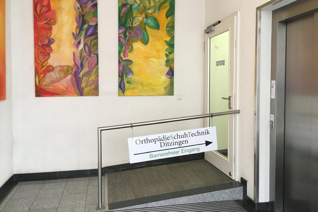 Der Eingang über das Treppenhaus des Nebenhauses ist barrierefrei